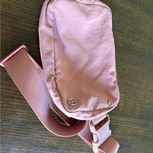 Lululemon Rose/Pink Waist Bag / Belt Bag